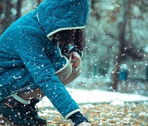 عکس دختر غمگین تو برف