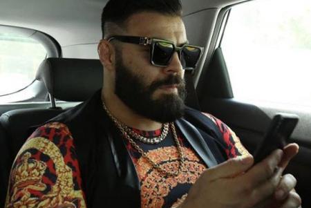 عکس امیر علی اکبری برای تصویر زمینه