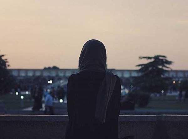 عکس دختر تنها و غمگین بدون متن
