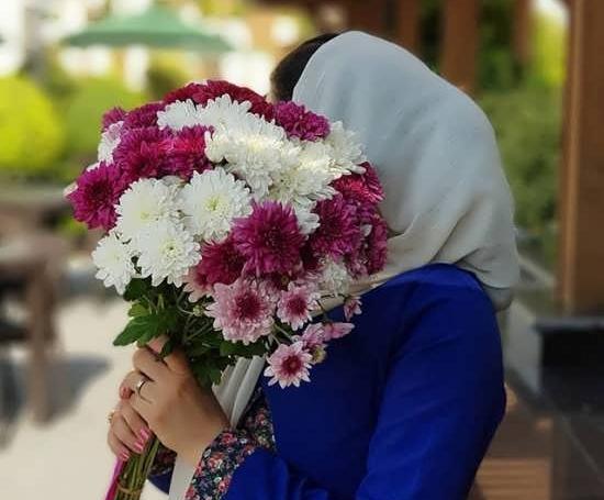 عکس دسته گل دست دختر