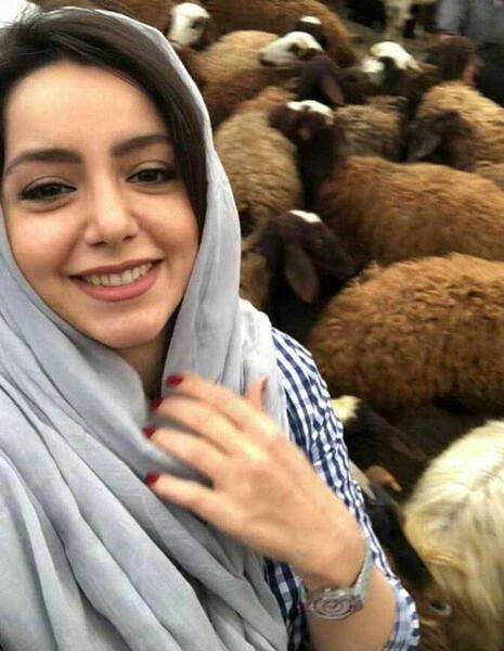 عکس خواهر های نازنین بیاتی