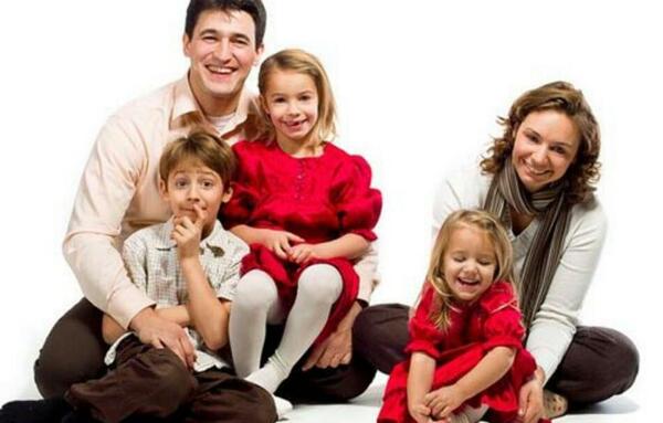 عکس خانواده صمیمی