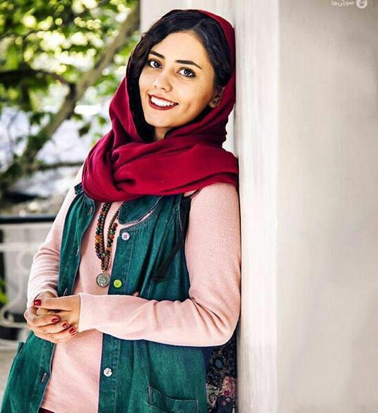 زیباترین مدل های ژست عکس دخترانه