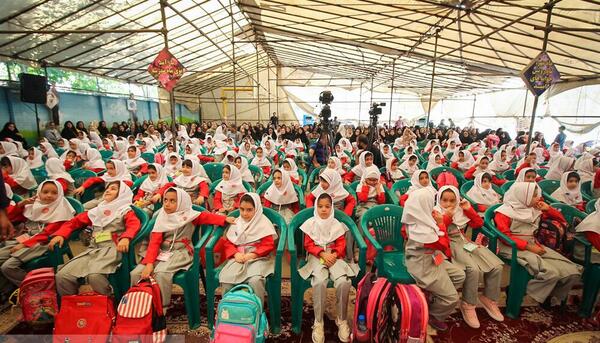 عکس جشن شکوفه ها دخترانه