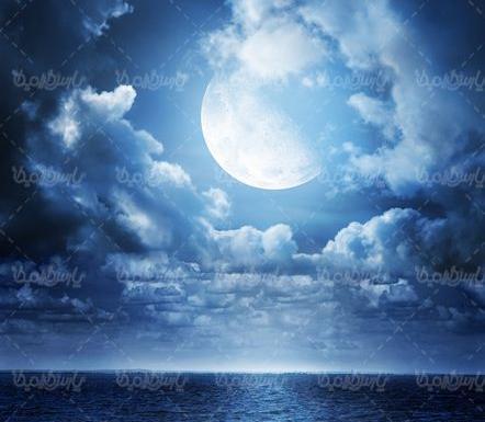عکس دریا در شب مهتابی