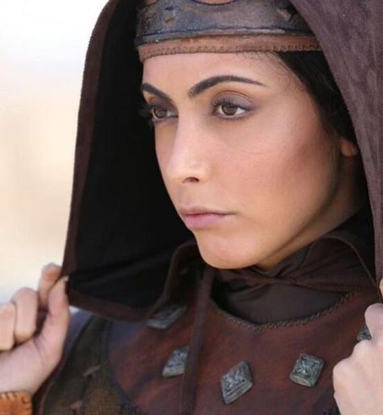 عکس ساناز طاری در فوق لیسانسه ها