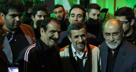 عکس لبخند احمدی نژاد