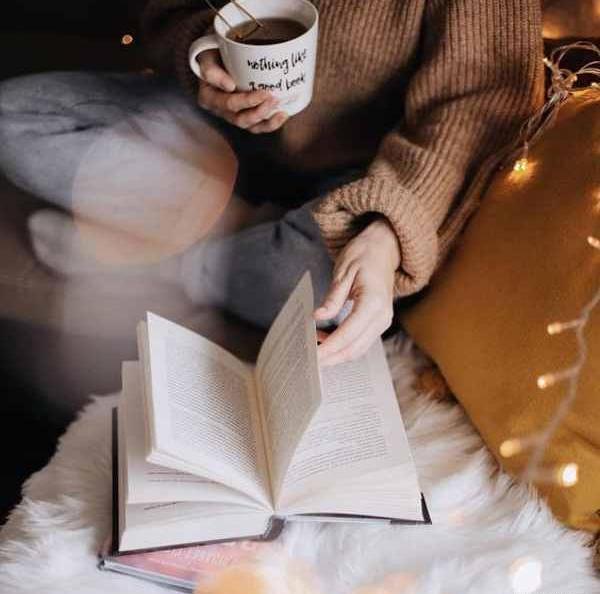 عکس کتاب و قهوه