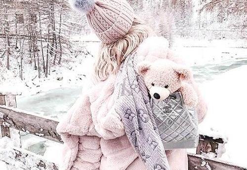 ژست عکس زمستانه دخترانه