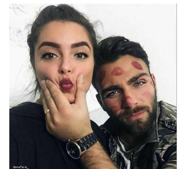 ژست عکس دونفره عاشقانه سلفی