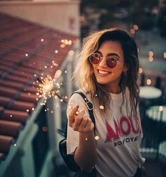 ژست عکس دخترونه فیک