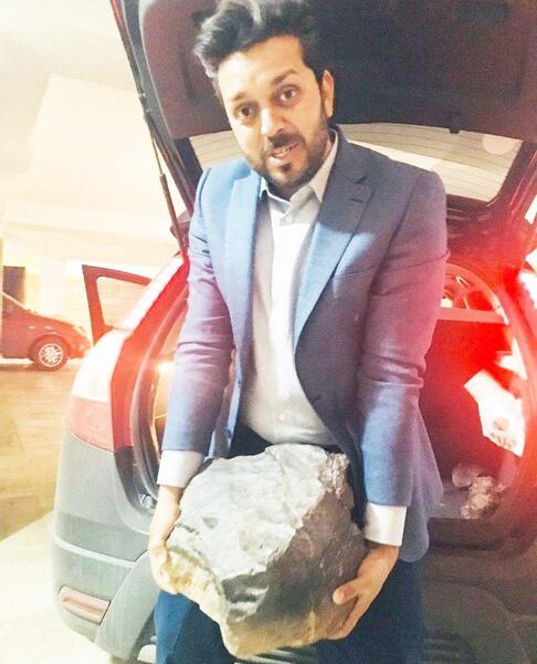 عکس شهاب سنگ طلایی