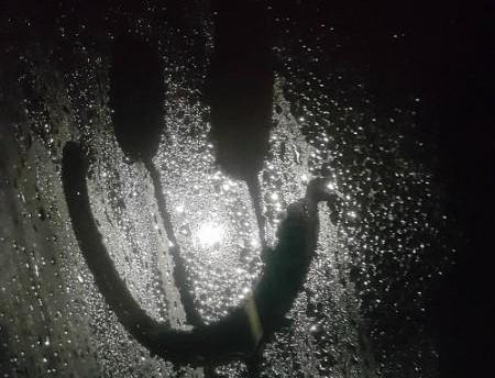 عکس باران پسرانه