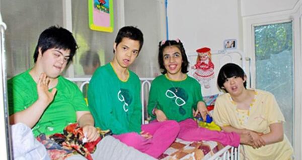 عکس بچه های معلول ذهنی