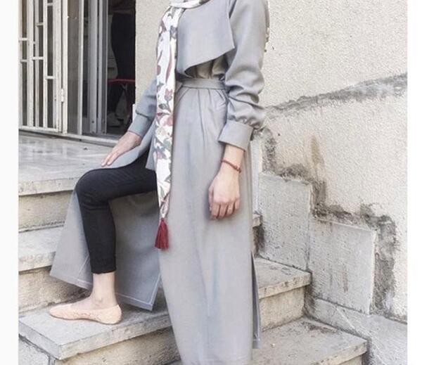 عکس مدل مانتو بلند جلو باز طوسی