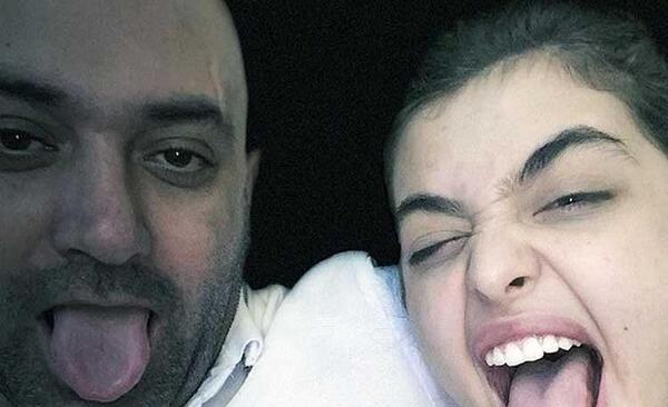 عکس ژست خنده
