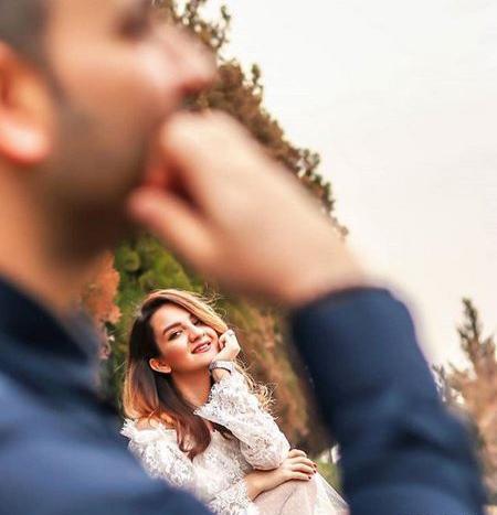 ژست عکس دونفره عاشقانه پاییزی