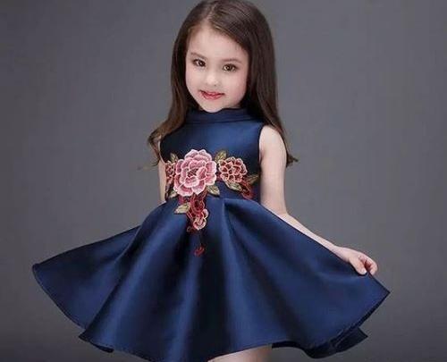 عکس لباس مجلسی دخترانه چهار ساله