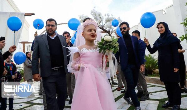 عکس لباس عروسی صورتی