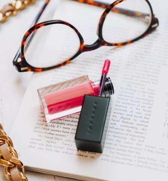 عکس کتاب و عینک