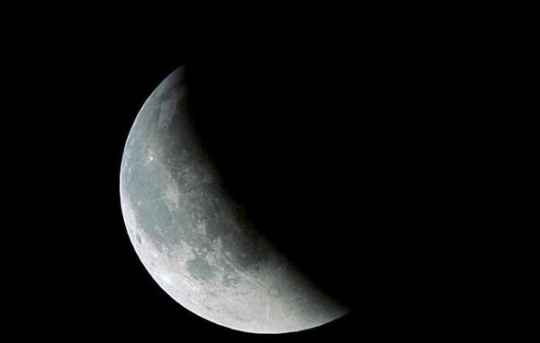 عکس ماه نیمه