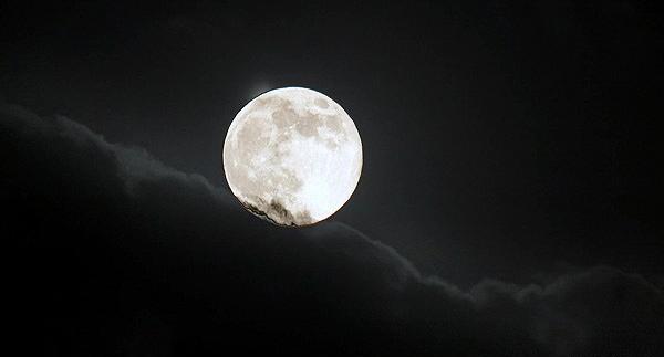 عکس ماه نیمه