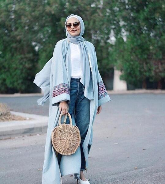 عکس مدل مانتو آبی روشن