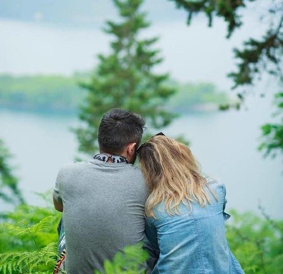 عکس های عاشقانه دونفره طبیعی