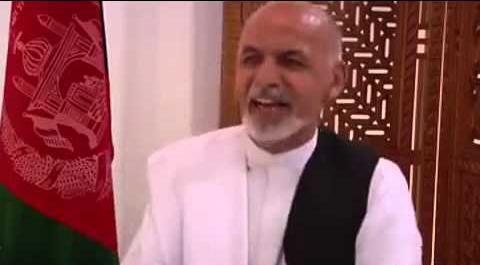 عکس لبخند تمسخر آمیز