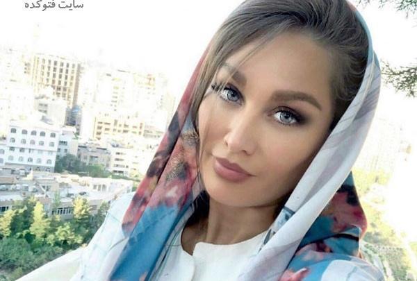 عکس طلا خواننده