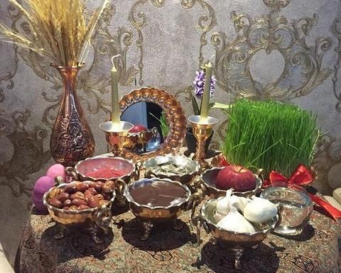 عکس ایده شب یلدا با ظروف مسی