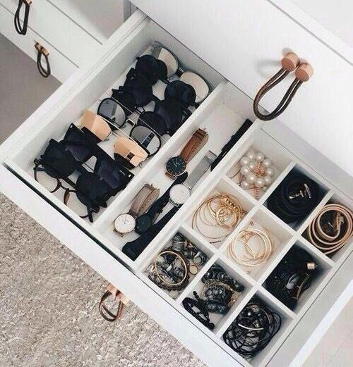 عکس ایده برای چیدمان میز ارایش