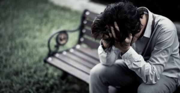 عکس مرد افسرده