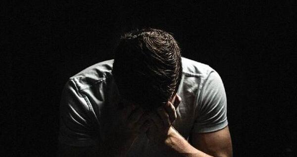 عکس مرد افسرده