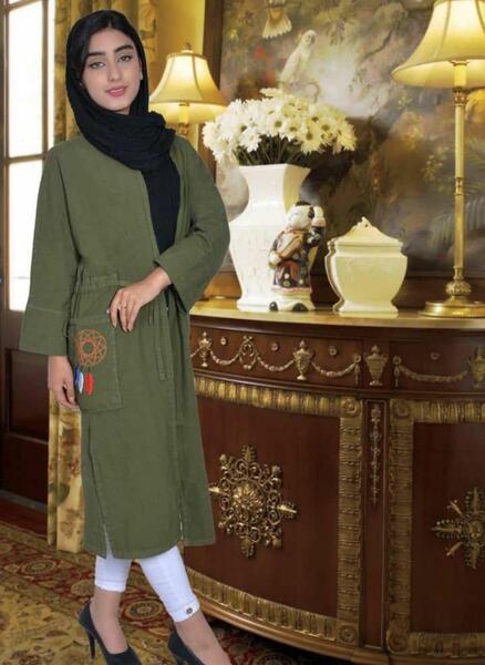 عکس مدل مانتو جلو باز دکمه دار
