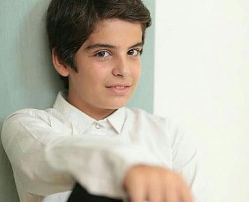 عکس بچگی روزبه حصاری