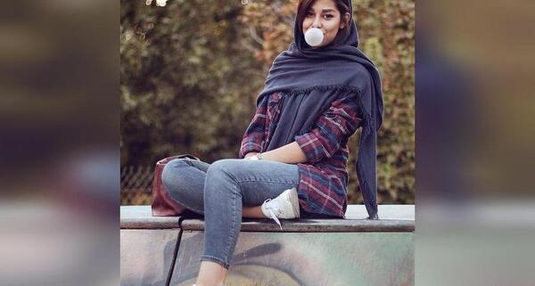 ژست عکس دخترونه برای پروفایل