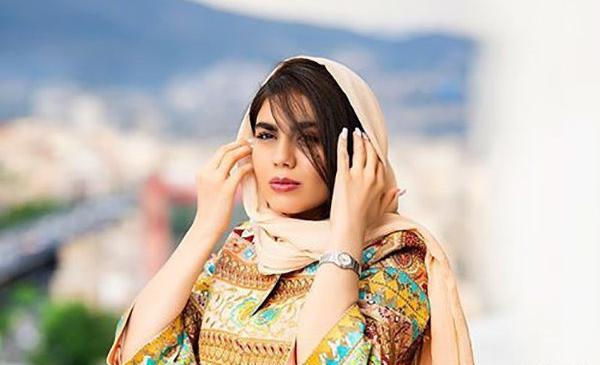 عکس آزاده زارعی بدون آرایش
