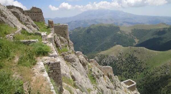 عکس هوایی قلعه بابک