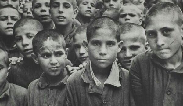 عکس فرشته سیاه و سفید