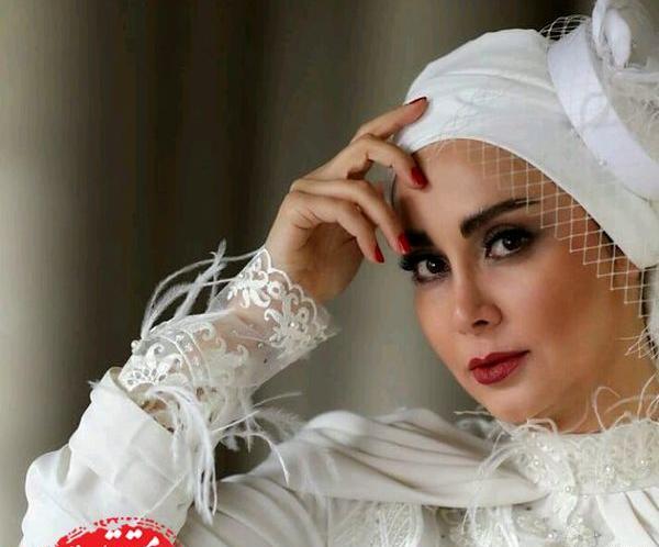 عکس آزاده نامداری با لباس عروس