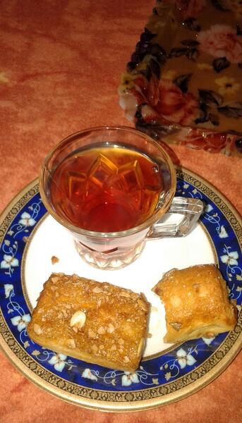 عکس چای با شیرینی