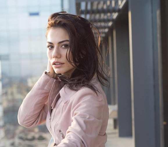 عکس پروفایل دمت اوزدمیر