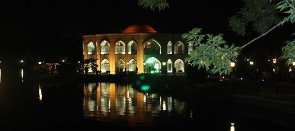 عکس شاه گلی تبریز در شب
