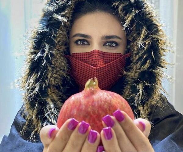 عکس یلدایی زن