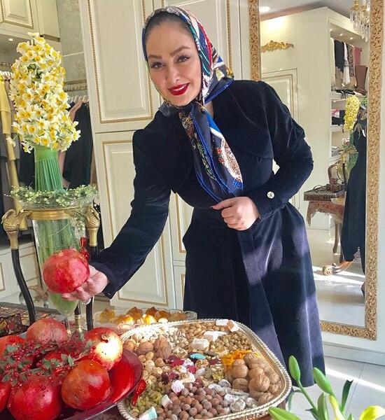 عکس یلدایی زن
