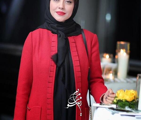 عکس مانتو قرمز کوتاه