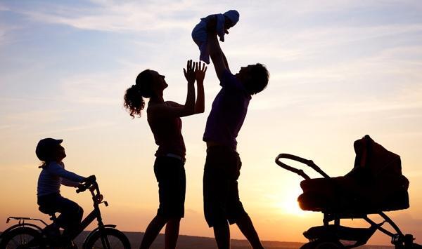 عکس خانواده چهار نفره برای پروفایل