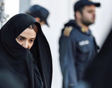 عکس با حجاب الهه حصاری