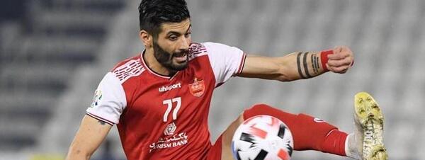 عکس سعید آقایی با لباس پرسپولیس